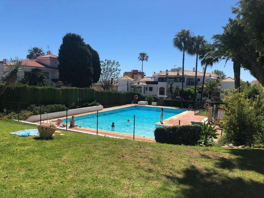 Apartamento Torremolinos 5 Personas + Parking + Piscina Todo El Ano Eksteriør billede