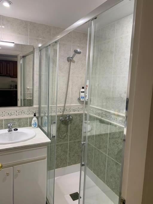 Apartamento Torremolinos 5 Personas + Parking + Piscina Todo El Ano Eksteriør billede