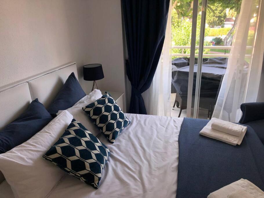 Apartamento Torremolinos 5 Personas + Parking + Piscina Todo El Ano Eksteriør billede
