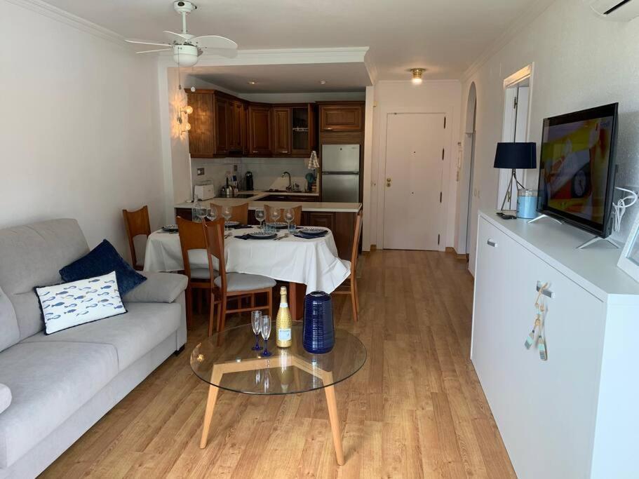 Apartamento Torremolinos 5 Personas + Parking + Piscina Todo El Ano Eksteriør billede